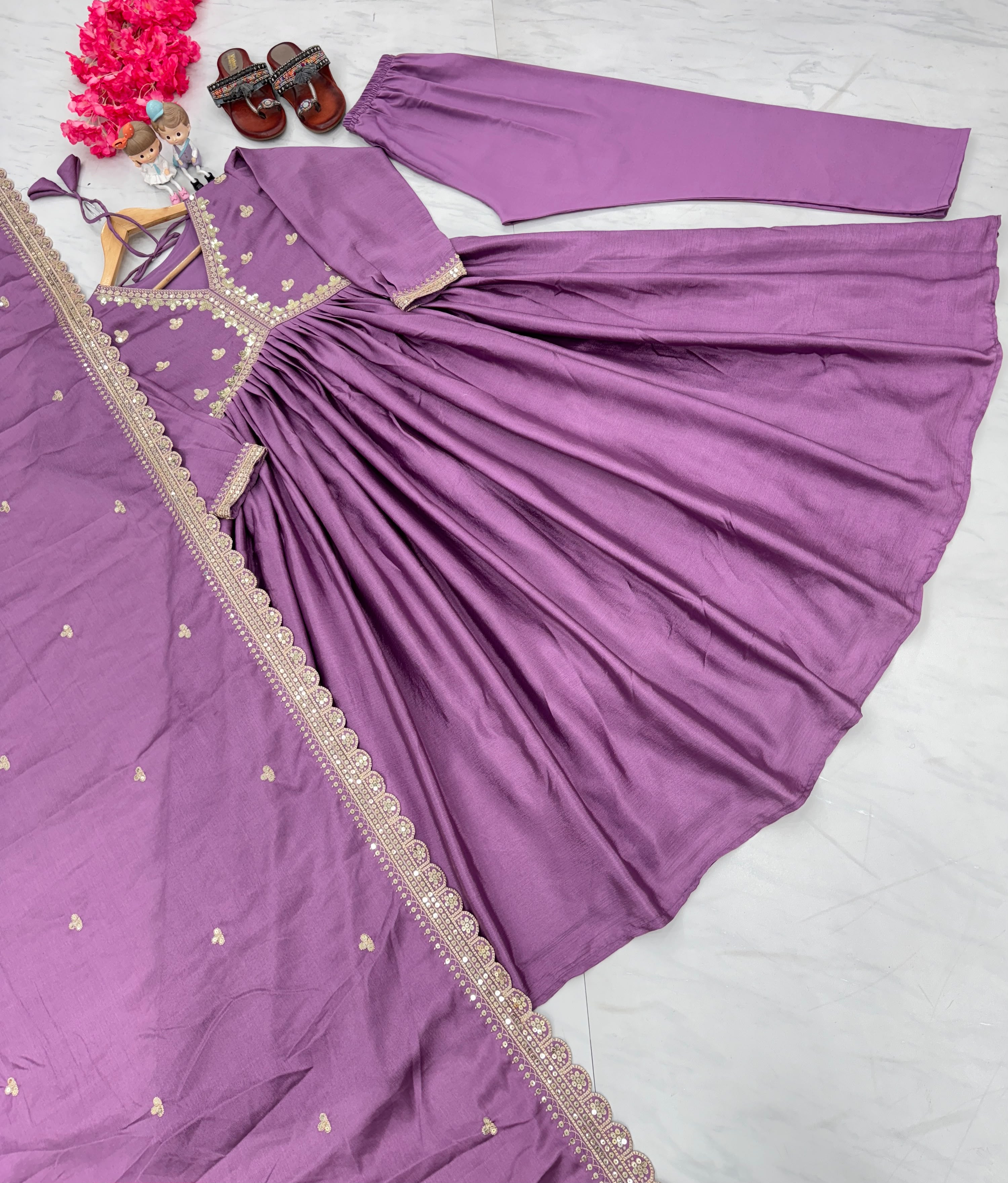Elegant Chinon Silk Alia Cut Gown Set in Purple — photo 2